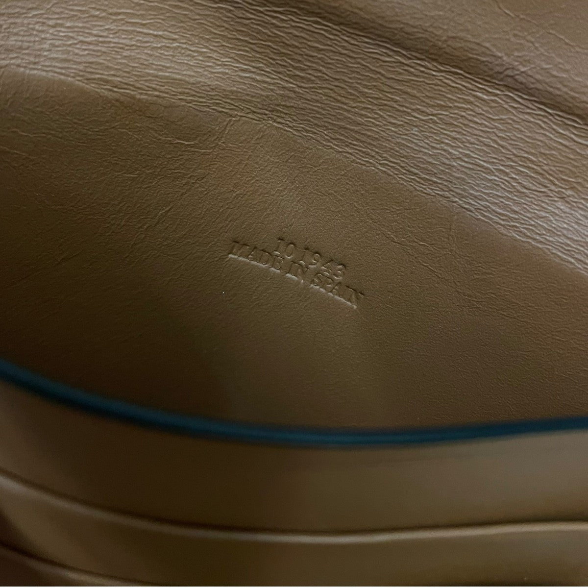 美品 LOEWE ロエベ ヒール ポーチ スモールソフトカーフ  カード ケース ショルダー バッグ 斜め掛け ブラウン レディース k4465 美品 LOEWE ロエベ ヒール ポーチ スモールソフトカーフ コイン カード
