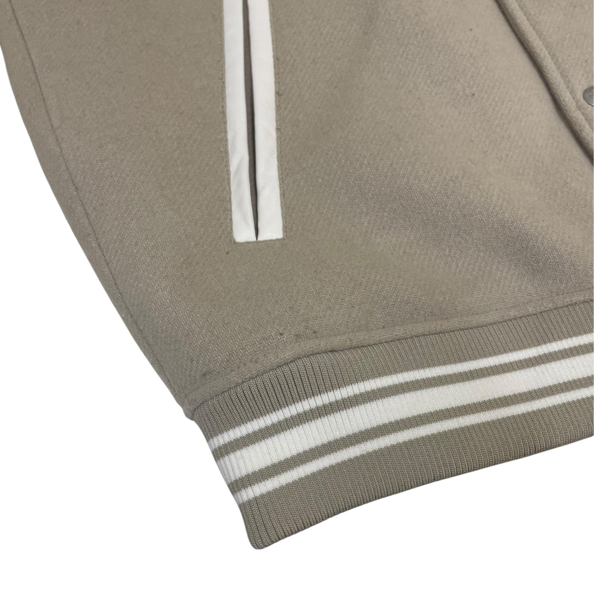 VARSITY BOMBER JACKET バーシティ ボンバー ジャケットスタジャンJ324433