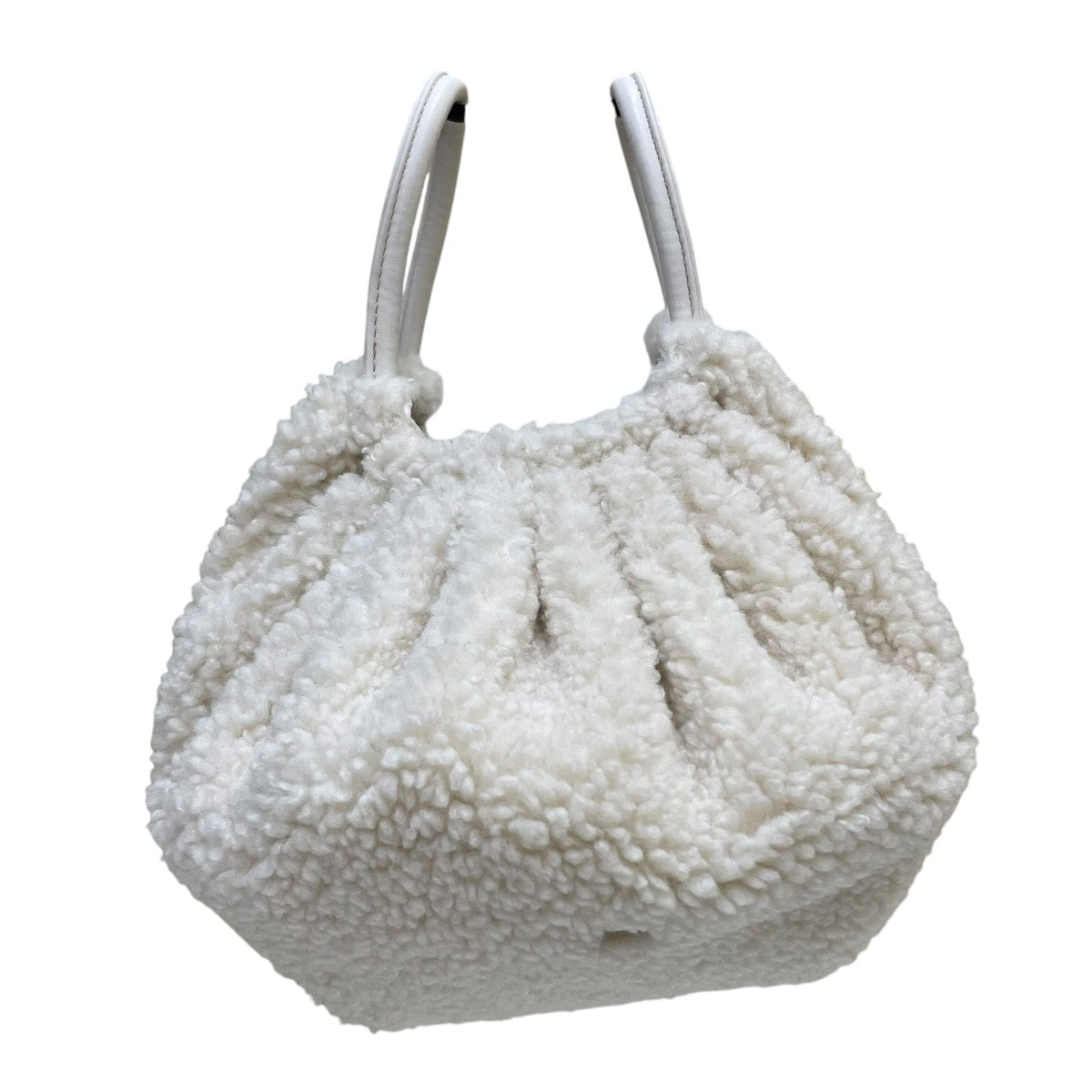 Scrunch Bag in Bone Vegan Shearlingハンドバッグ31873138767