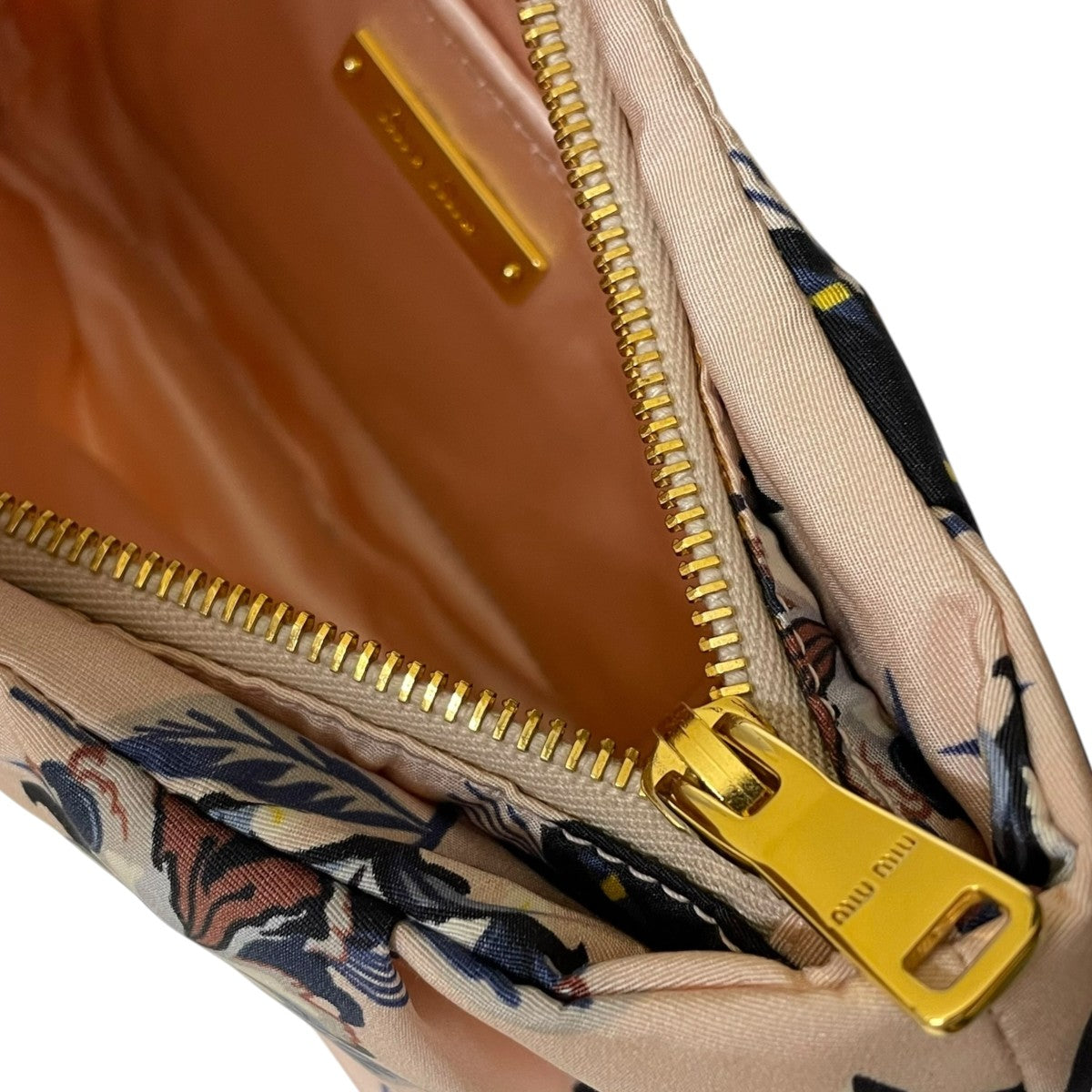 MIU MIU 猫 花 プリント リストレット付き ナイロンポーチ 古着・中古-5枚目のアイテム画像