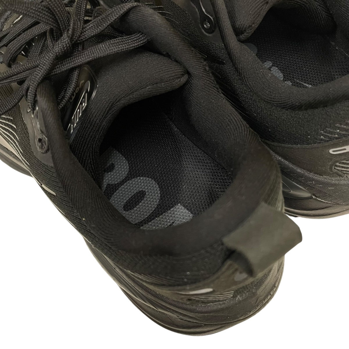 Vomero 18 ボメロ 18ロードランニングシューズ スニーカーHM6803-005