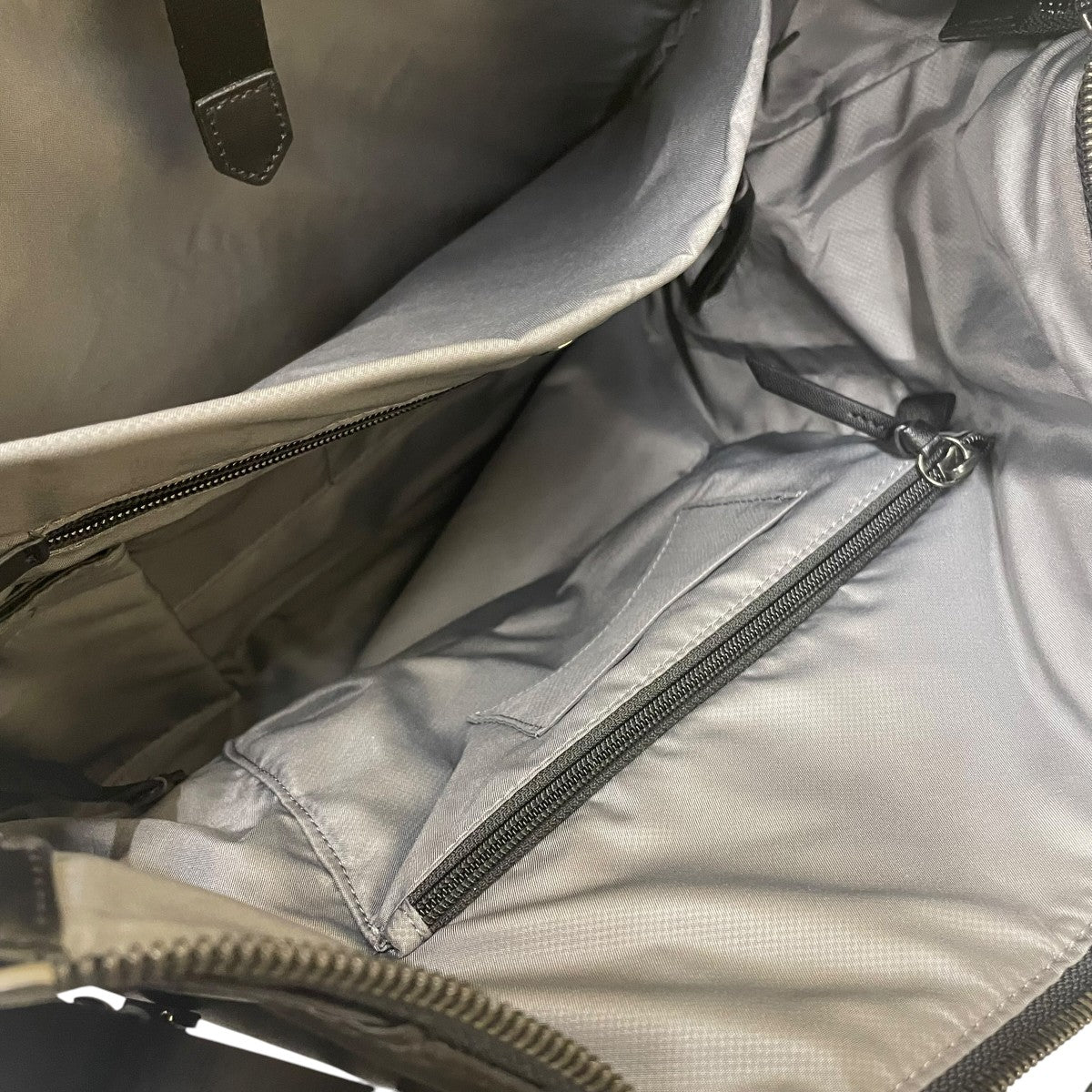 ナイロン レザー トートバッグ ハンドバッグ イニシャルタグ付834402D
