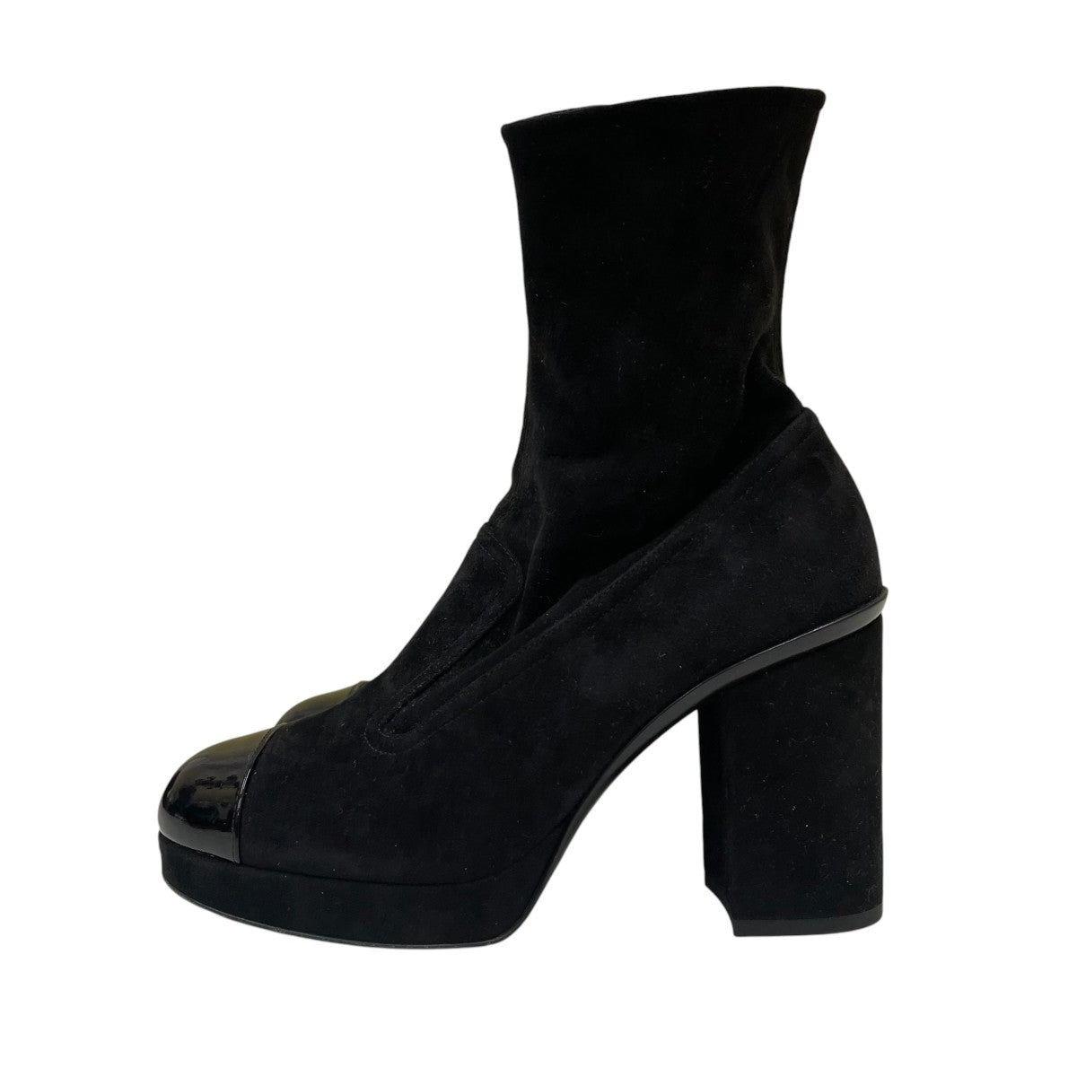 CHANEL 23AWSuede Boots with Heart CharmヒールブーツG45195 古着・中古-2枚目のアイテム画像