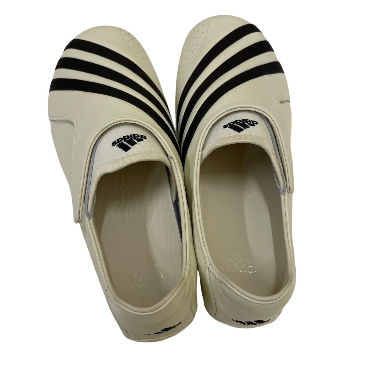 Pharrell Williams × adidas Vario Flat EartherローカットスニーカーKI7668