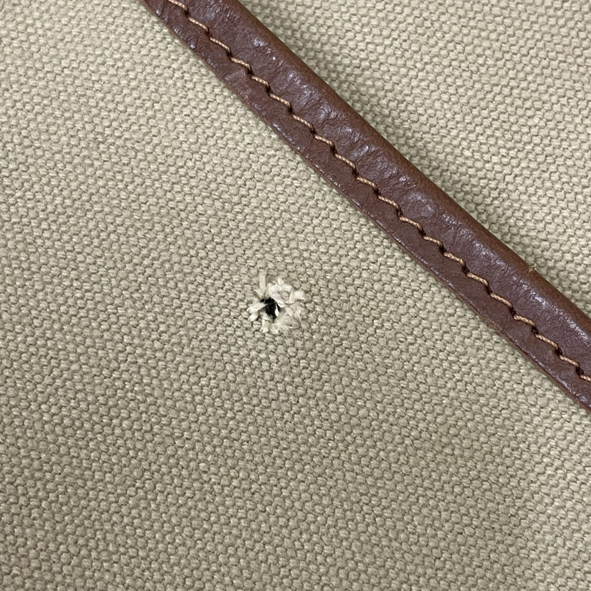 BEAMS F別注ショルダーバッグ
