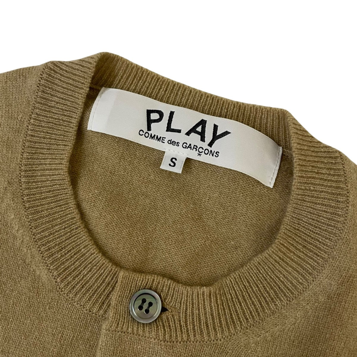 ROUND NECK CARDIGANホワイトエンブレム刺繍 ラウンドネック ウールカーディガンAX-N065