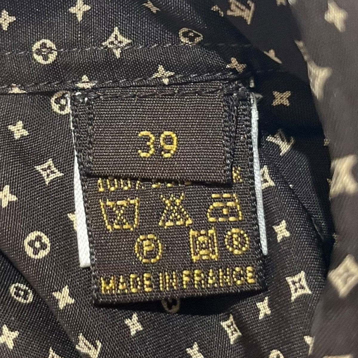 ✨美品✨　ルイヴィトン　クロップドパンツ　シェルボタン　ロゴ刻印　ブラウン LOUIS VUITTON(ルイヴィトン) シルクシャツ ブラウン サイズ 39