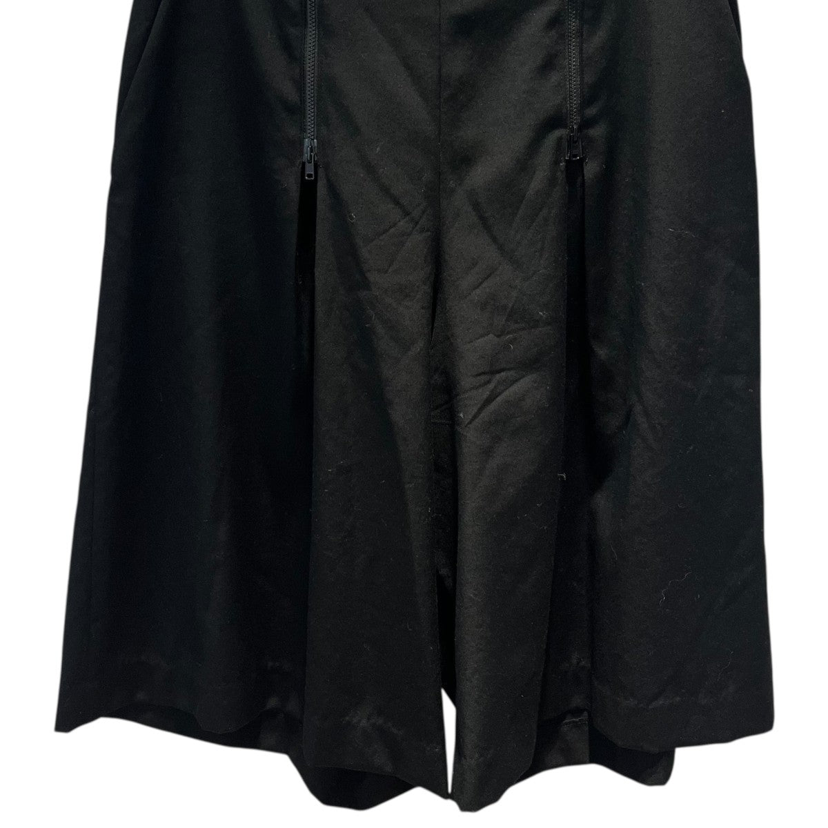 Y's(ワイズ) 25AWWOOL GABARDINE ZIP TUCKED SHORT PANTSショート