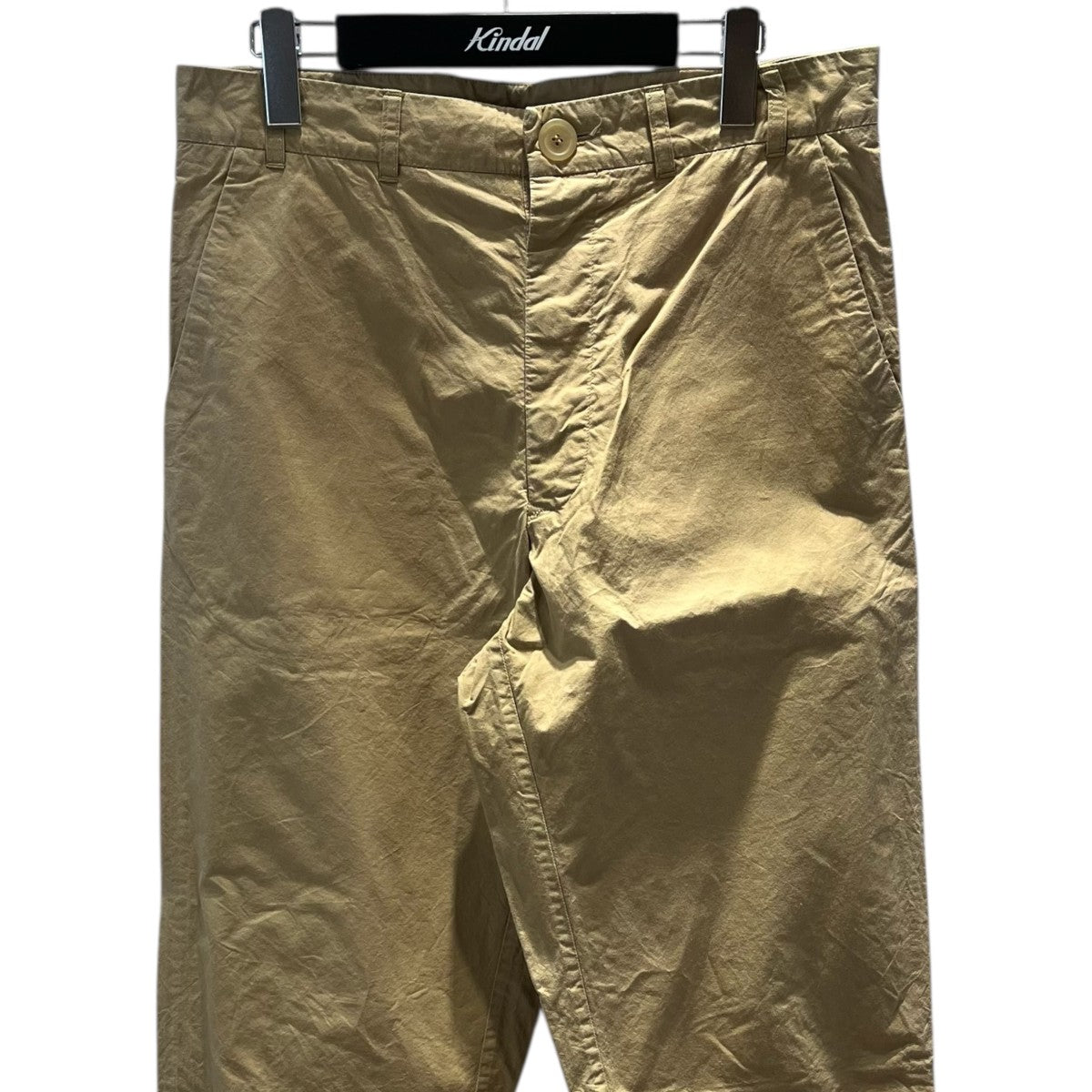 テーパードパンツ