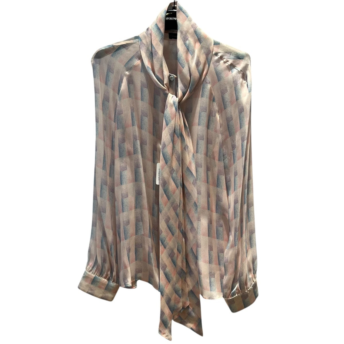 ボウタイブラウス