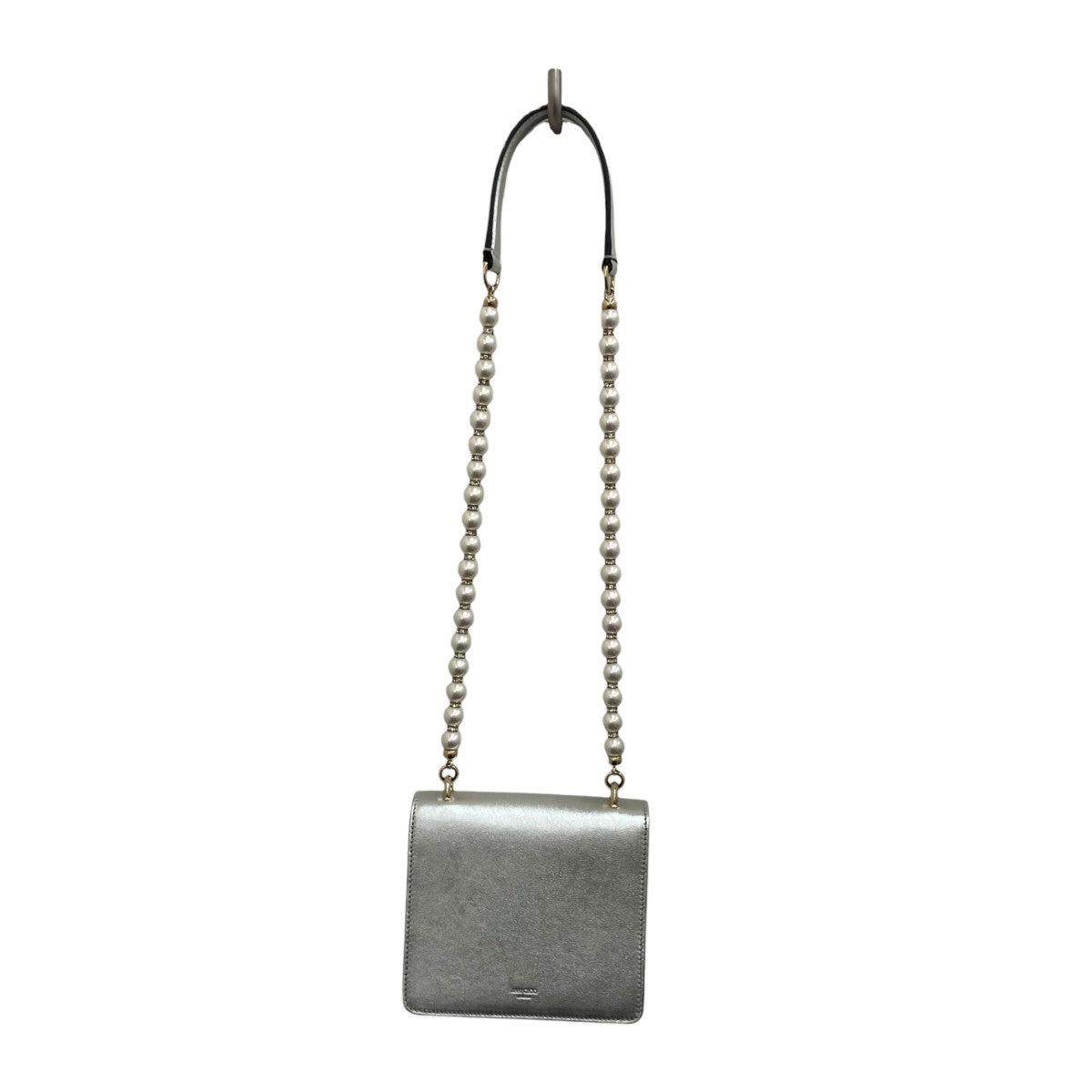 JIMMY CHOO 【AVENUE QUAD】パール付きショルダーバッグ 古着・中古-2枚目のアイテム画像