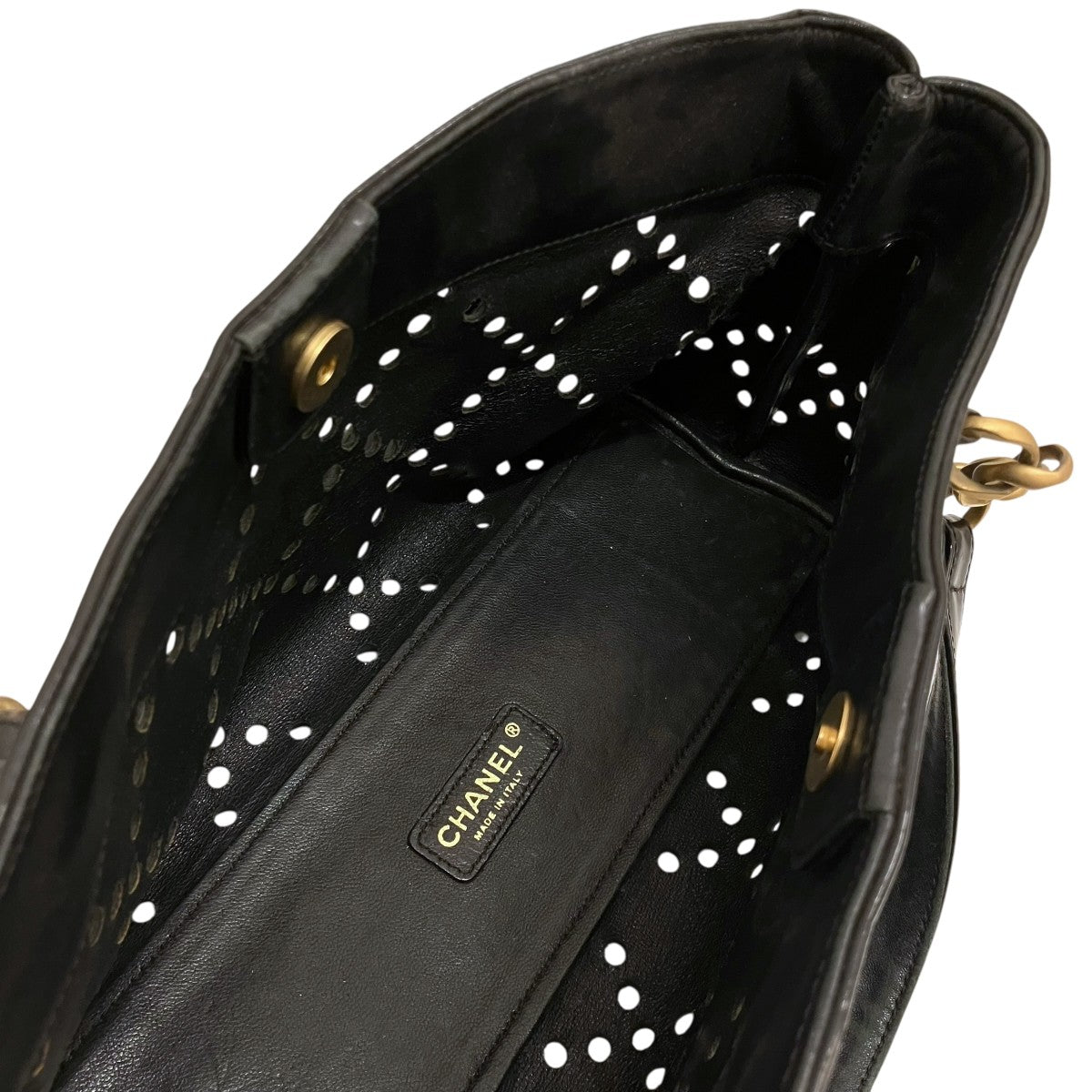 CHANEL パンチングパテントチェーンバッグ 古着・中古-10枚目のアイテム画像