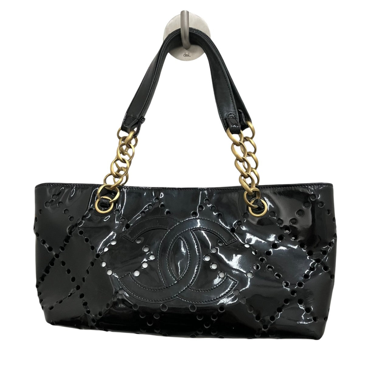 CHANEL パンチングパテントチェーンバッグ 古着・中古-2枚目のアイテム画像