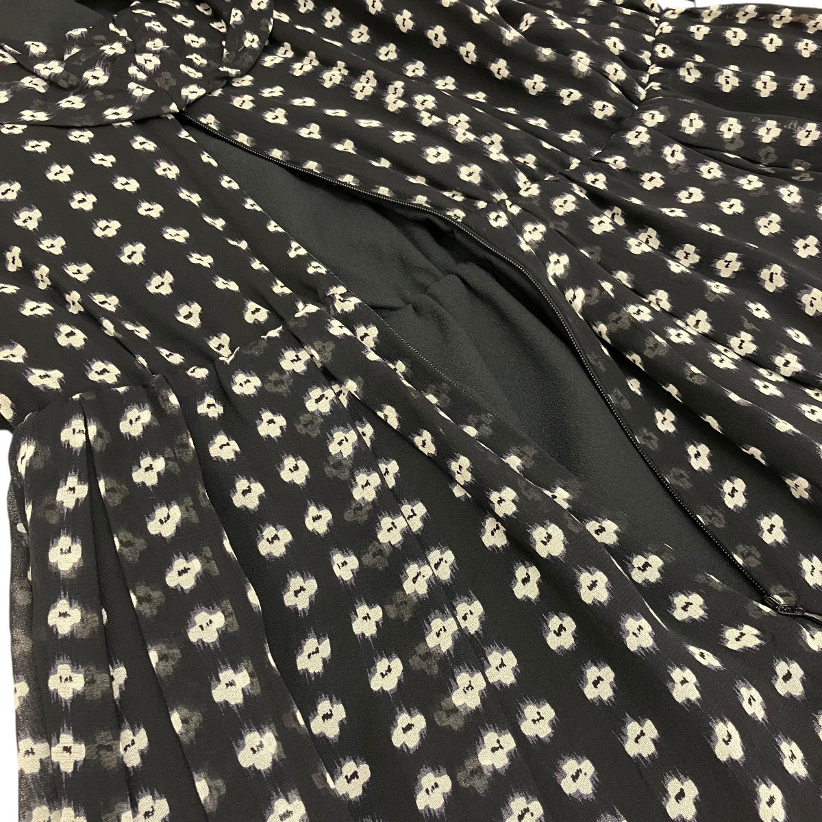 ARMANI COLLEZIONI フラワー総柄ワンピースNMA21T 古着・中古-7枚目のアイテム画像