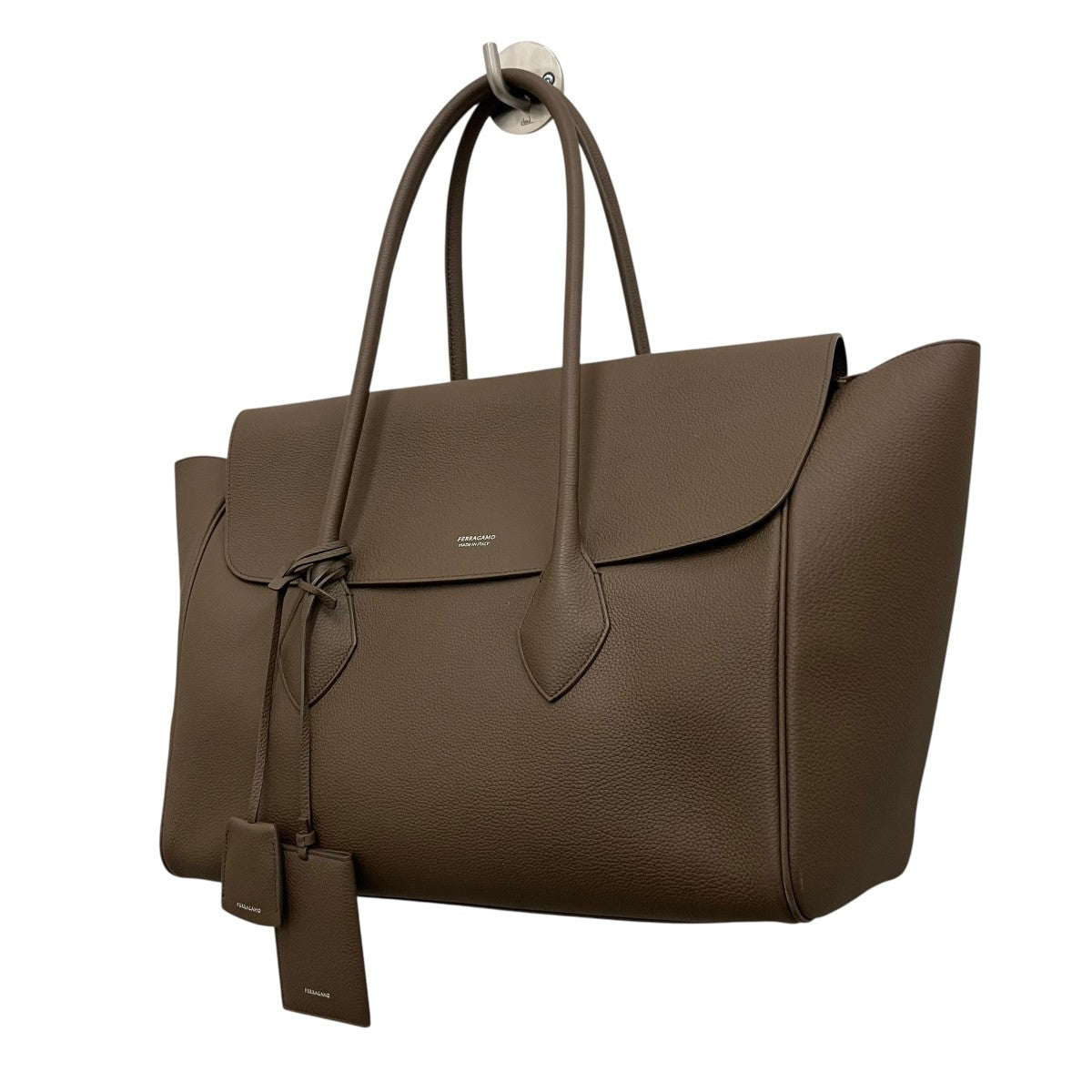 Salvatore Ferragamo 【 East-West Tote Bag】イーストウェストトートバッグ 古着・中古-1枚目のアイテム画像