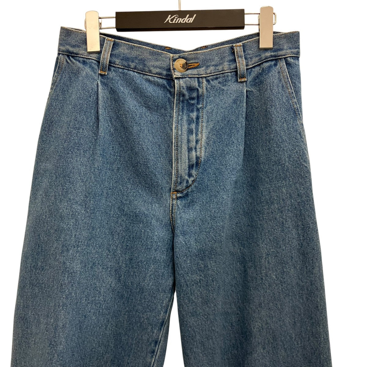 【DENIM PLEATED TROUSERS】デニムパンツ