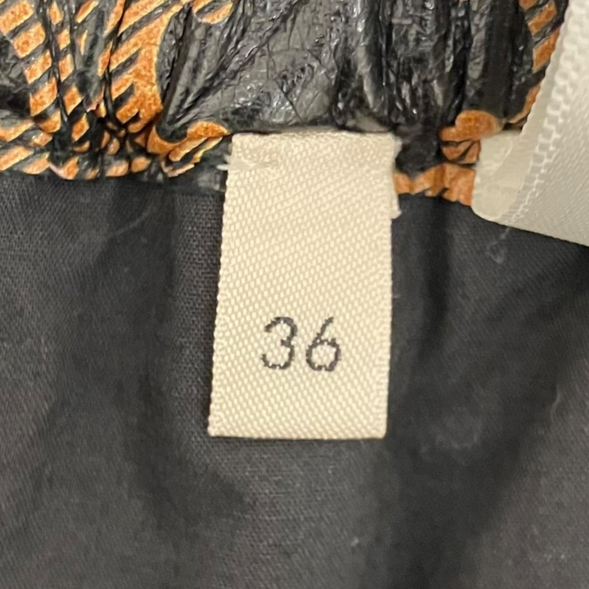 CELINE トリオンフレザーショーツ2G218301N 古着・中古-6枚目のアイテム画像