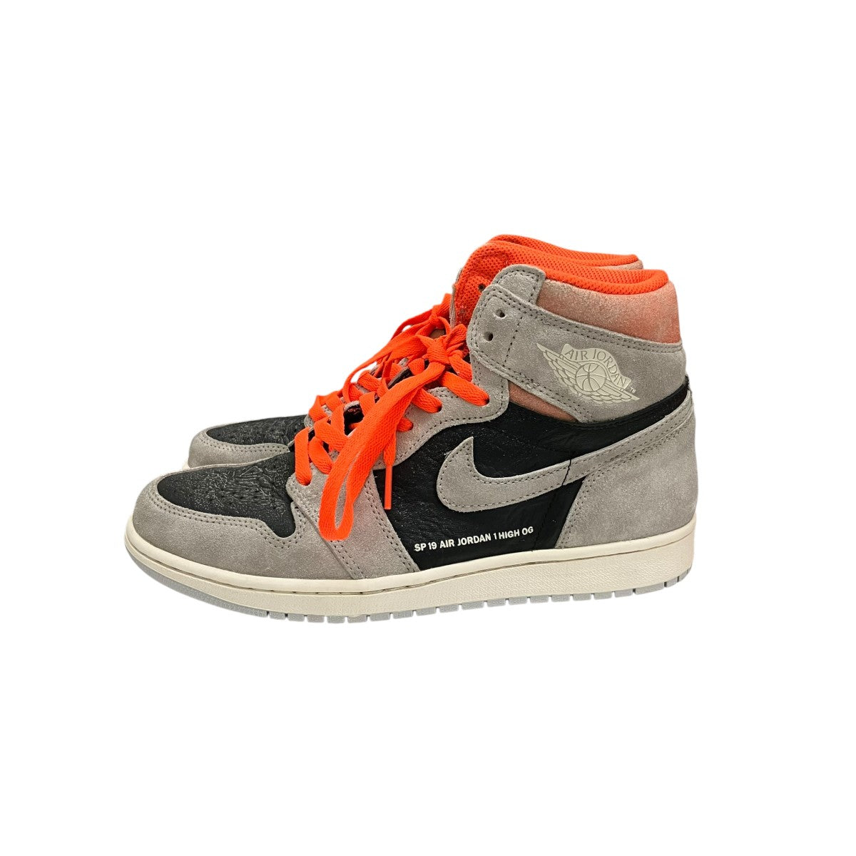 【AIR JORDAN 1 RETRO HIGH OG】ハイカットスニーカー555088-018