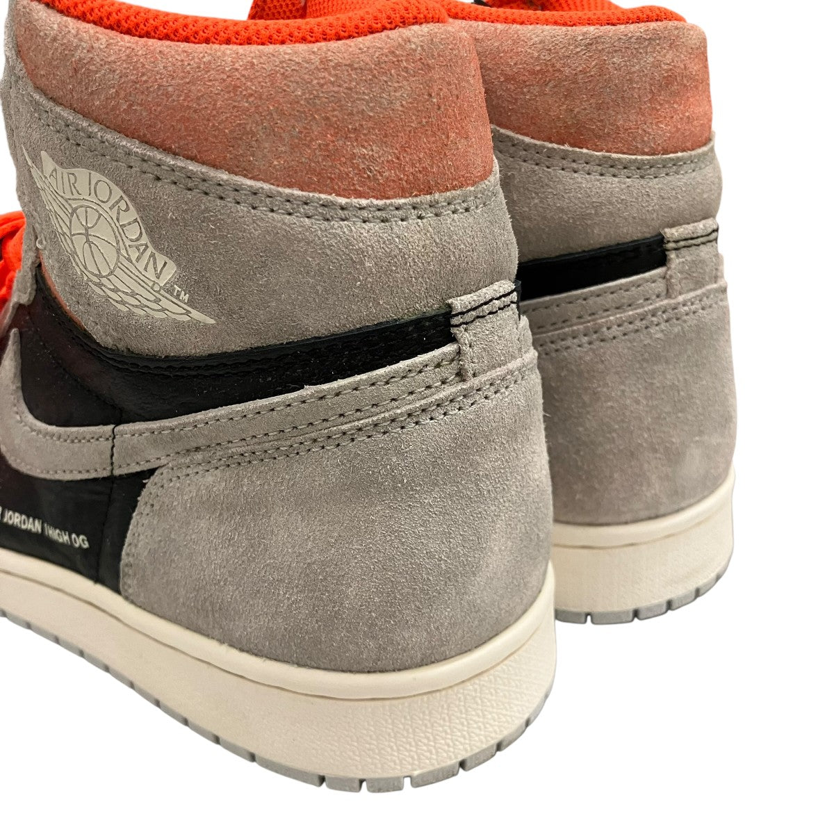 【AIR JORDAN 1 RETRO HIGH OG】ハイカットスニーカー555088-018