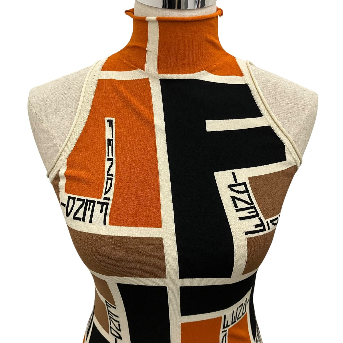 FENDI(フェンディ) FFパズルプリント ノースリーブカットソーFZX884