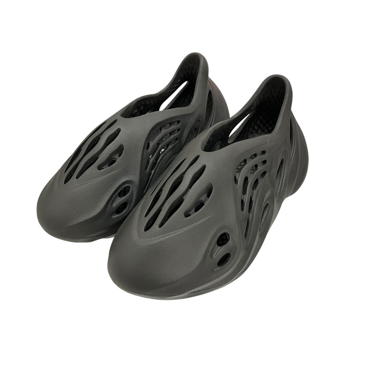 【YEEZY FOAM RUNNER】スニーカーHP8739