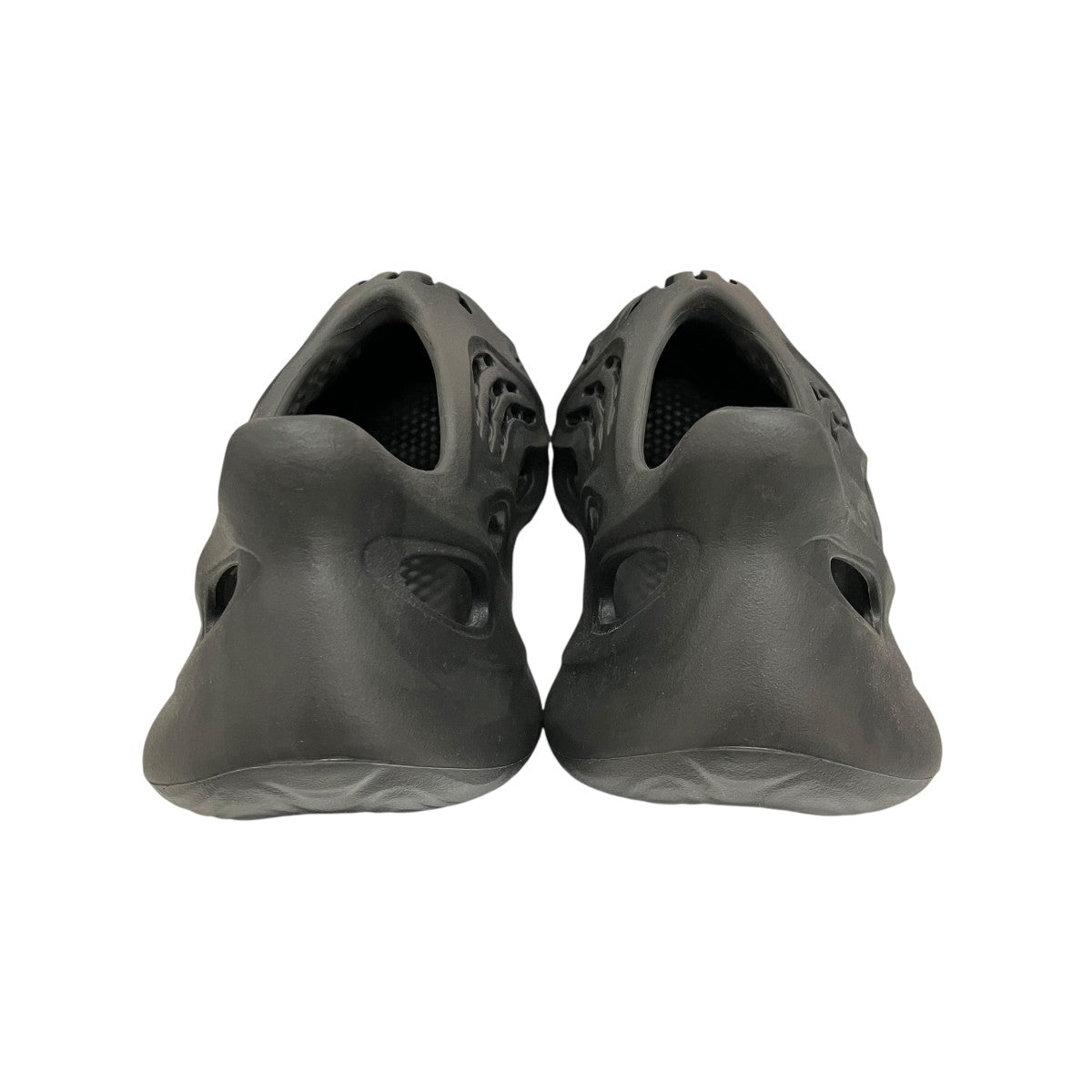 【YEEZY FOAM RUNNER】スニーカーHP8739