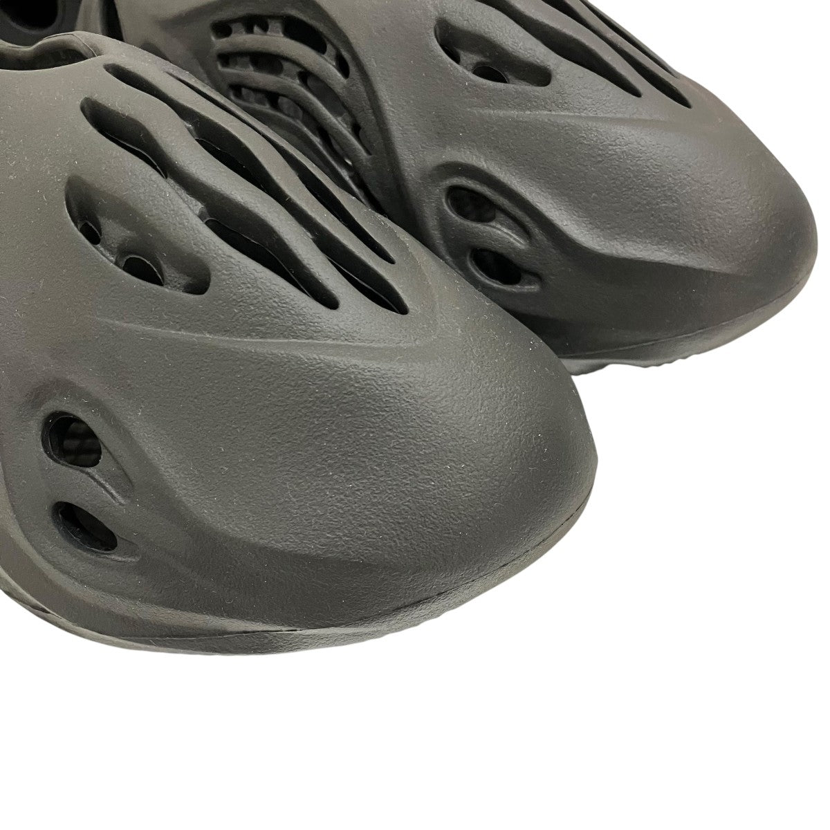 【YEEZY FOAM RUNNER】スニーカーHP8739