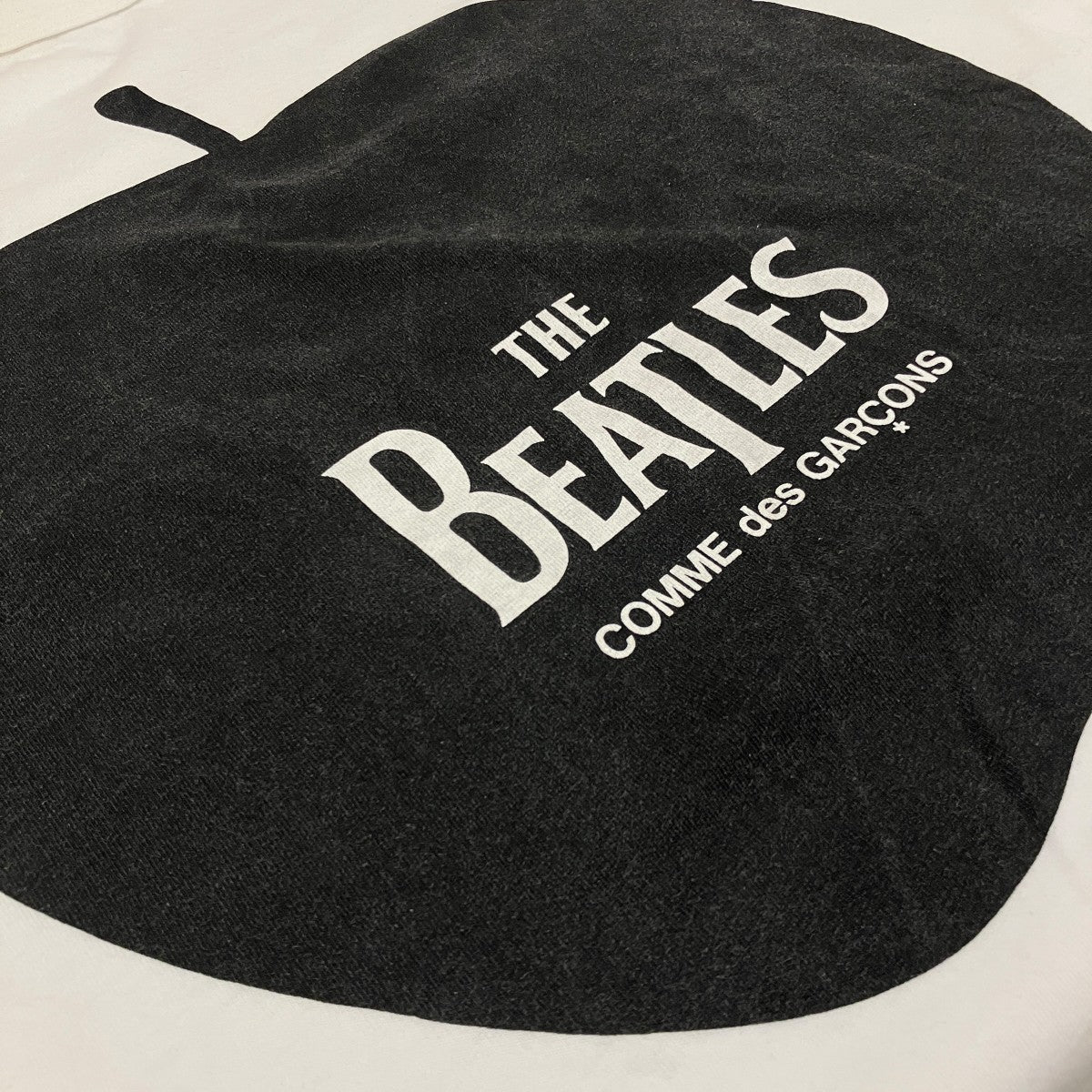 COMME des GARCONS×THE BEATLES AD2022【BIG APPLE COTTON S S TEE】プリントTシャツVZ-T052 古着・中古-7枚目のアイテム画像