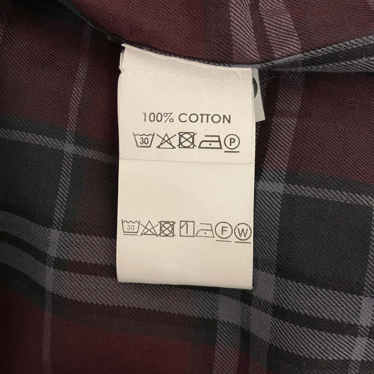 チェックシャツ