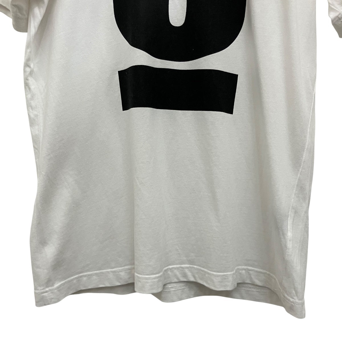 UロゴTシャツ