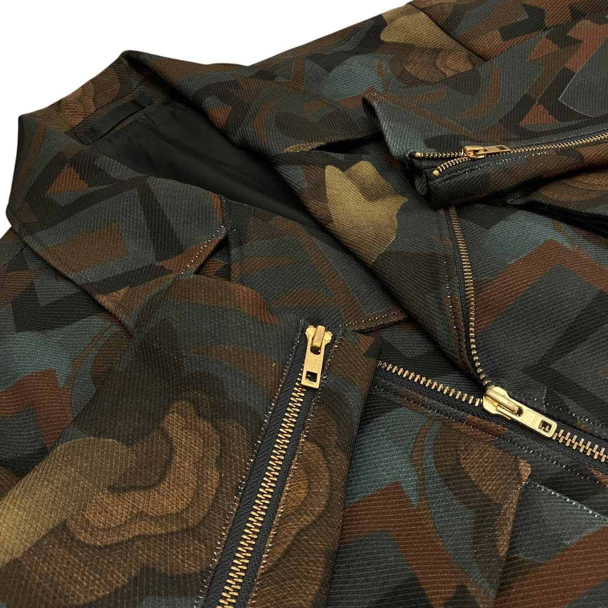 総柄ライダースジャケット