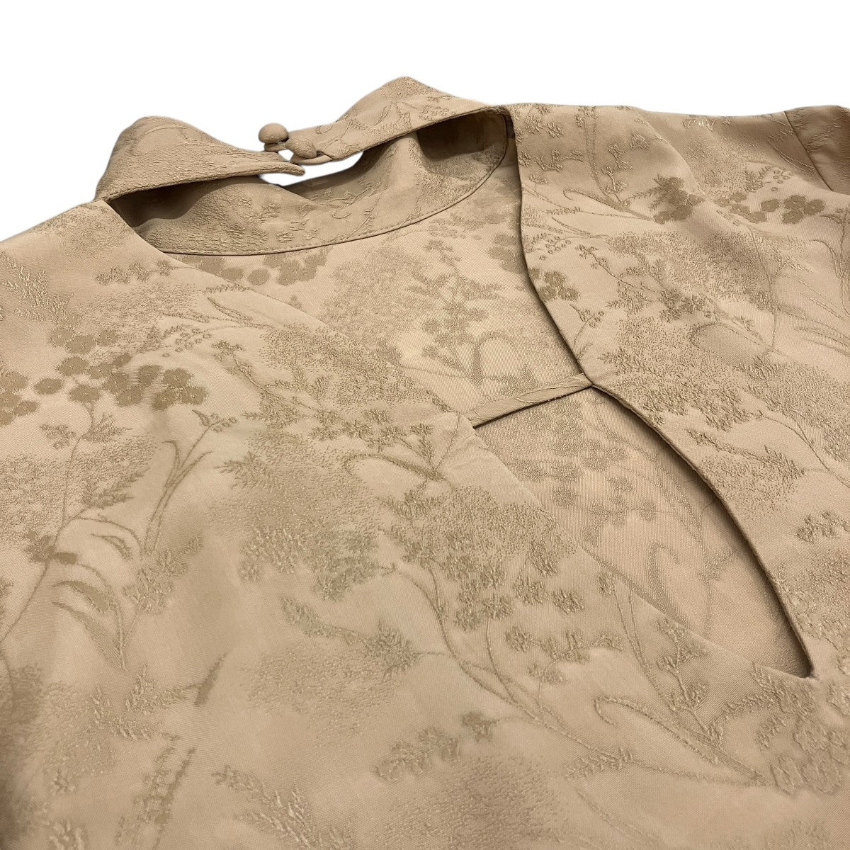 【FLORAL JACQUARD HIGH NECK BLOUSE】フローラルジャガードブラウスMM24FW-SH042