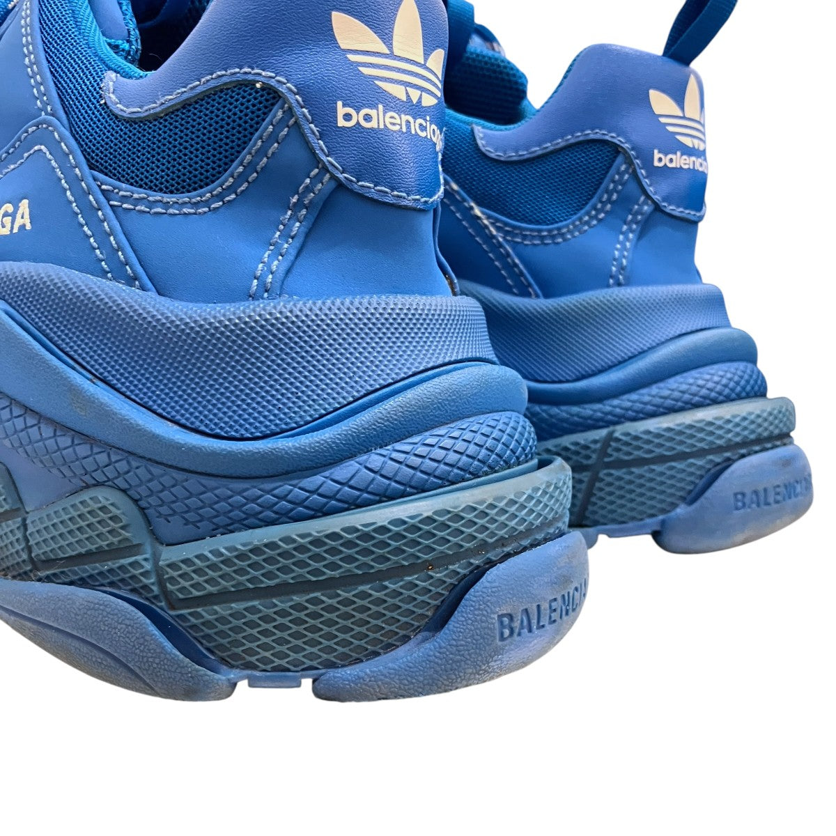 【Triple S】スニーカー712821