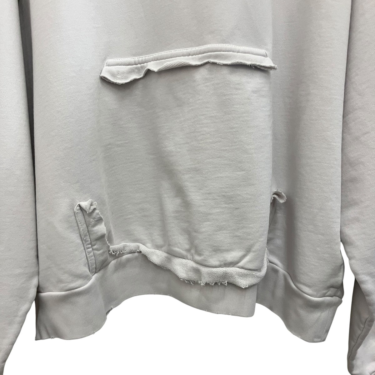 【TAPE TYPE RIPPED POCKET HOODIE】テープタイプ リップポケット フーディー744441