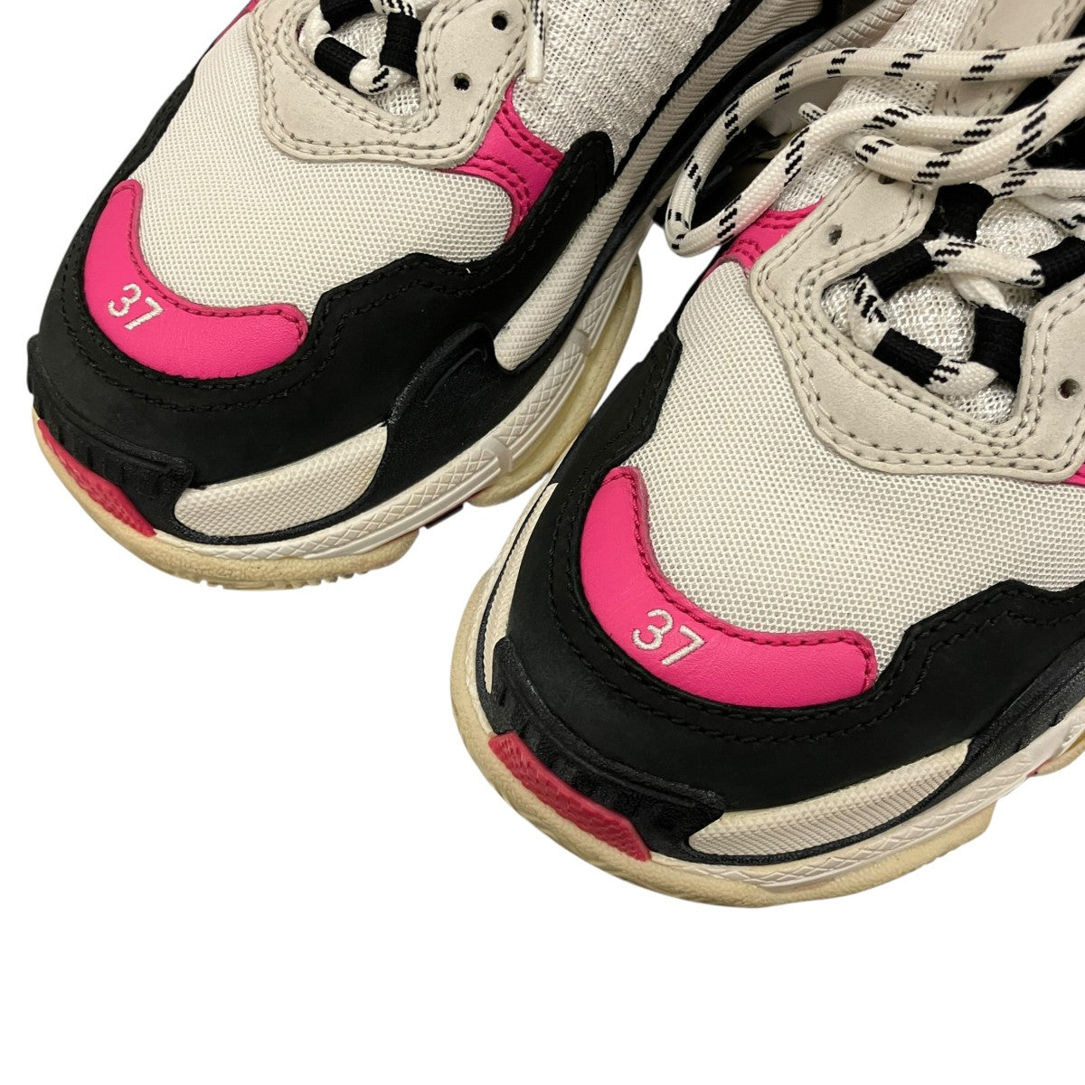 【Triple S】ダッドスニーカー524039