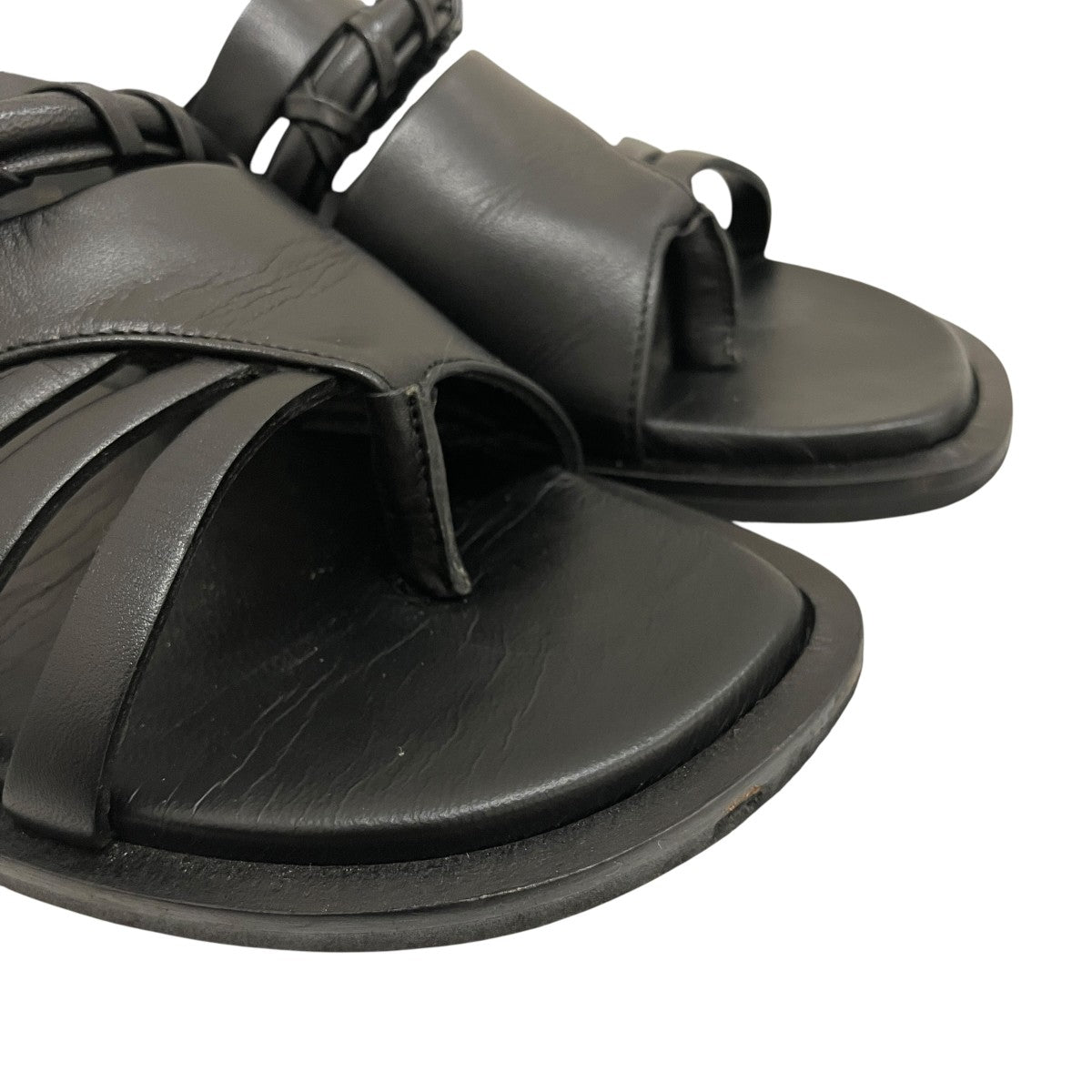 【PLAIT DETAILED LEATHER SANDALS】レザーサンダル