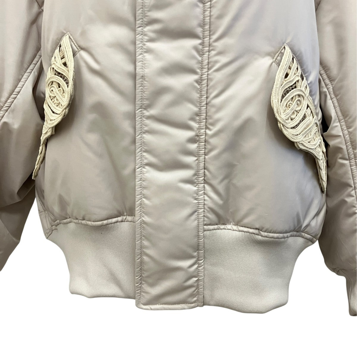 【CORDING EMBROIDERY COLLARLESS FLIGHT JACKET】フライトジャケットMM25S-JK011