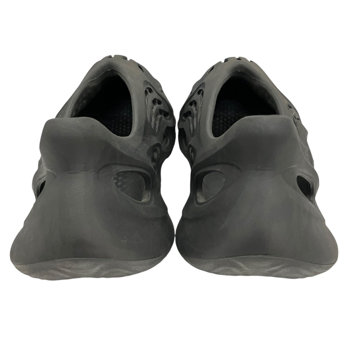 【YEEZY FOAM RUNNER】サンダルHP8739