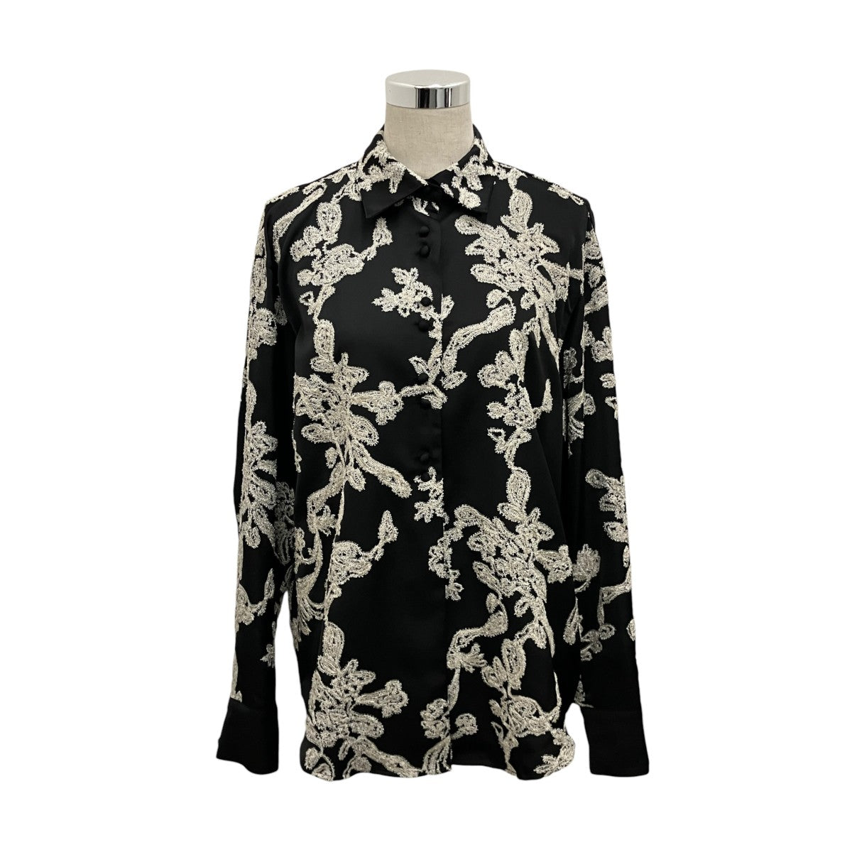 26AW【MOLE YARN EMBROIDERY SATIN SHIRT】サテンブラウス0126204450600