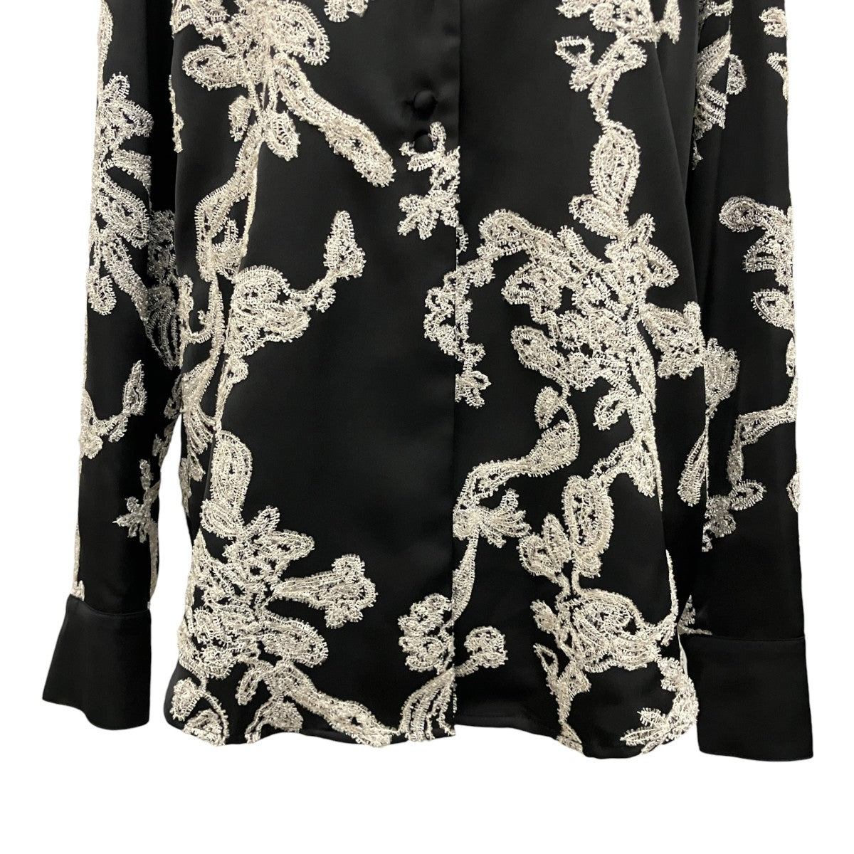 26AW【MOLE YARN EMBROIDERY SATIN SHIRT】サテンブラウス0126204450600