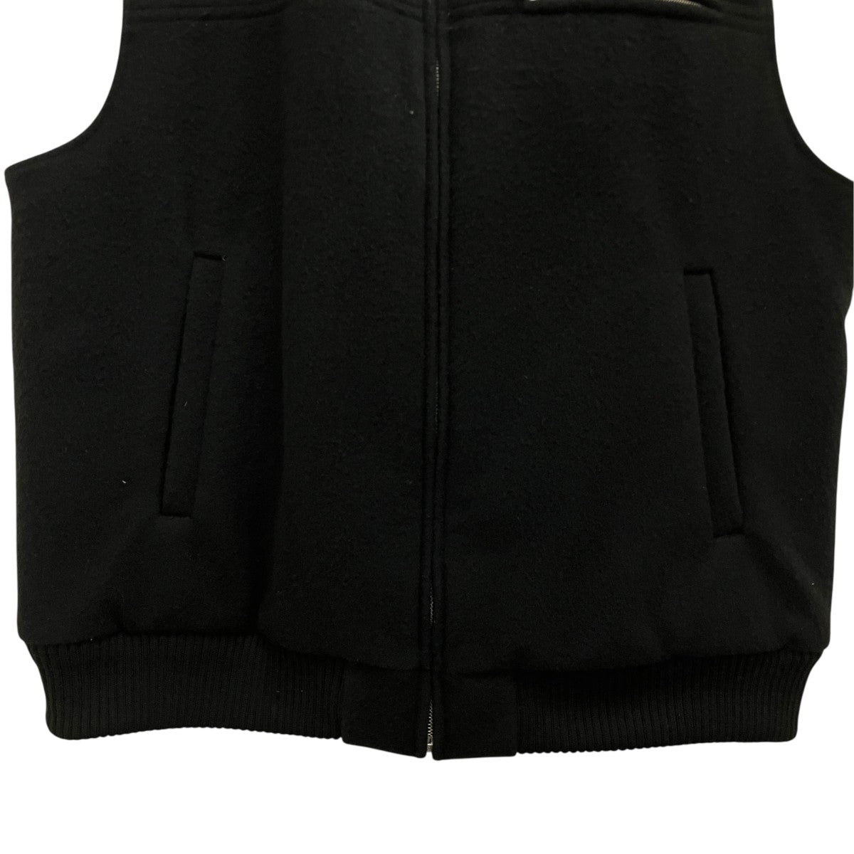 【CASHMERE WOOL MOSSER VEST】ベストA23AV02MC
