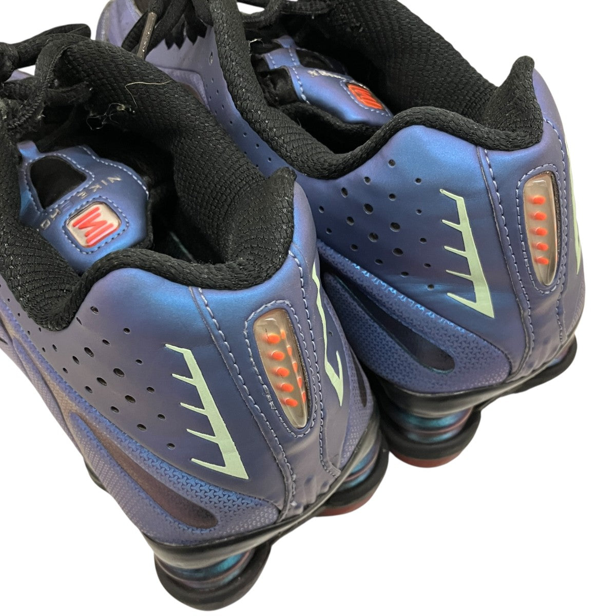 【 NIKE SHOX R4 】ローカットスニーカーHQ3446-001