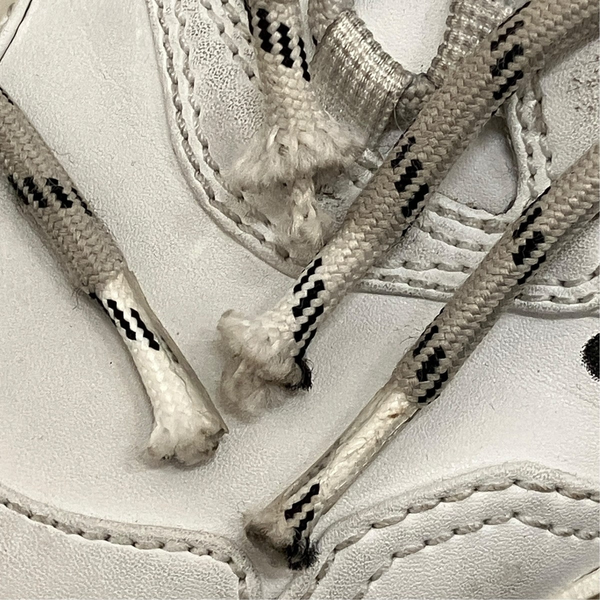 BALENCIAGA TripleSサイドロゴスニーカー524039 古着・中古-10枚目のアイテム画像