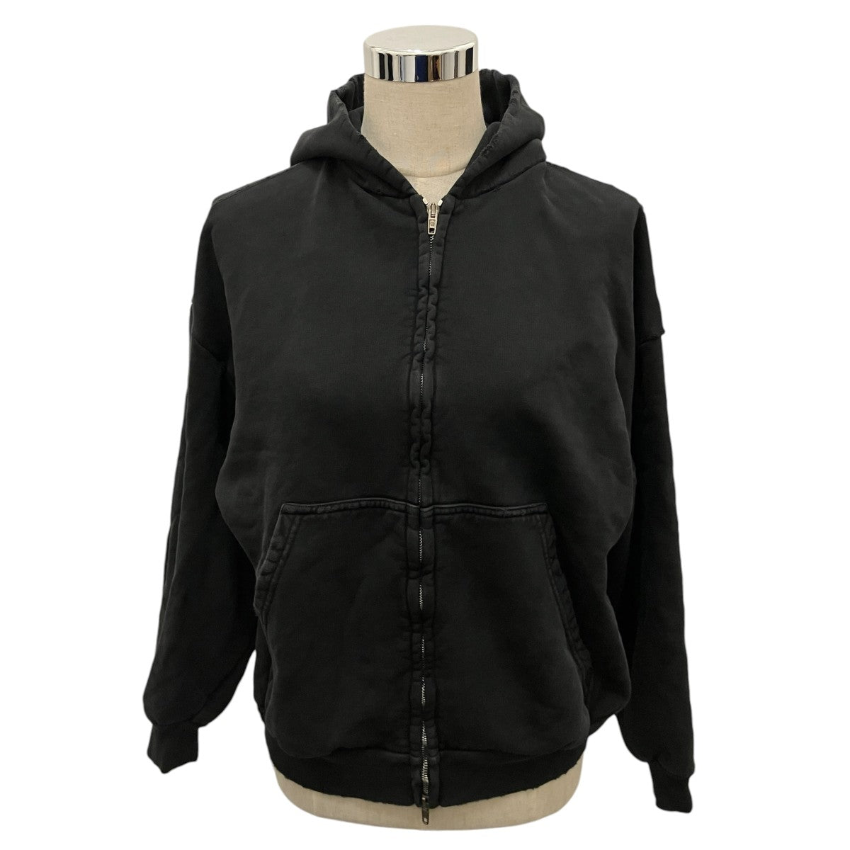 BALENCIAGA バックロゴパーカー803264 TRVU1 古着・中古-1枚目のアイテム画像