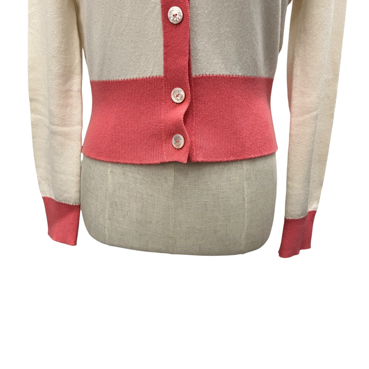 CHANEL(シャネル) 【Logo Bi-Color Cashmere Cardigan】カシミヤロゴ
