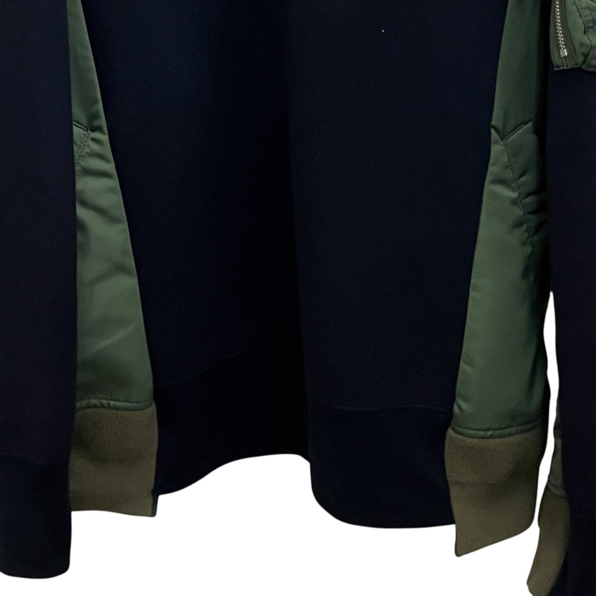 sacai 【SPONGE SWEAT x MA-1 HOODIE】ドッキングフーディーSCM-033 古着・中古-4枚目のアイテム画像