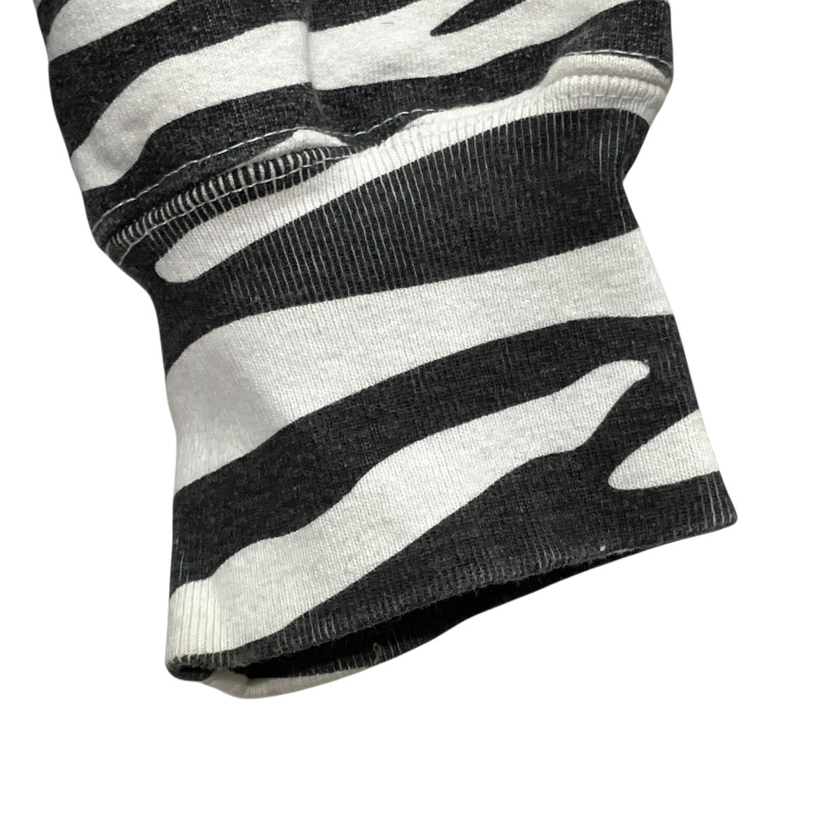 22FWBox Logo Crewneckゼブラクルーネックスウェット