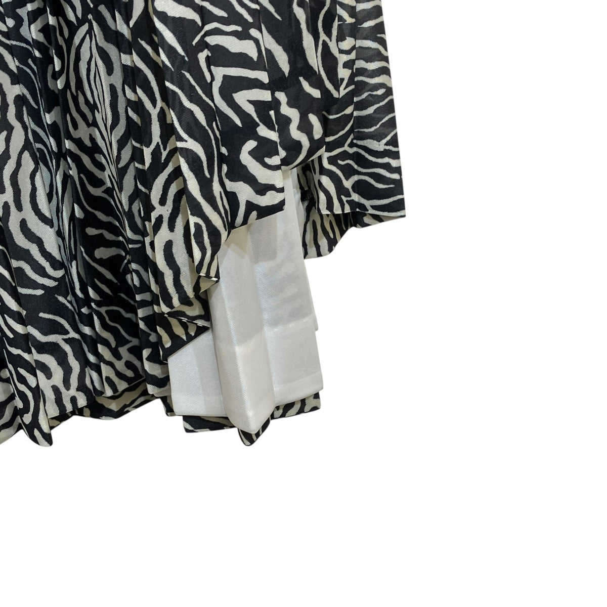TOGA PULLA Print SkirtプリーツスカートTP01-FG245 古着・中古-3枚目のアイテム画像