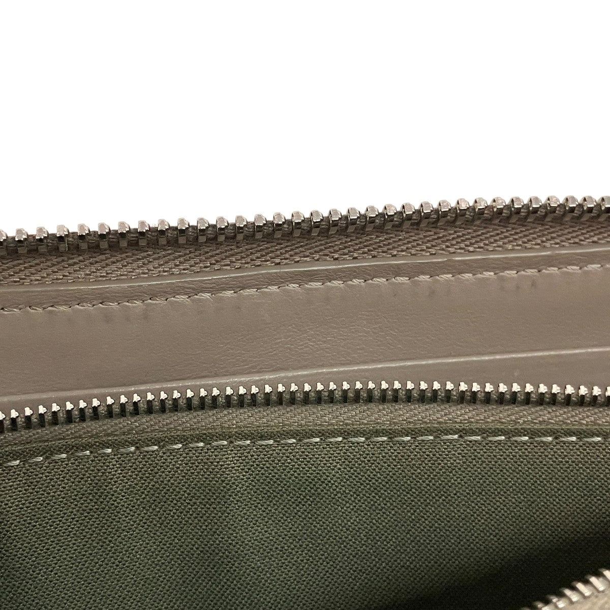 バイザウェイ ラウンドファスナー長財布8M0299