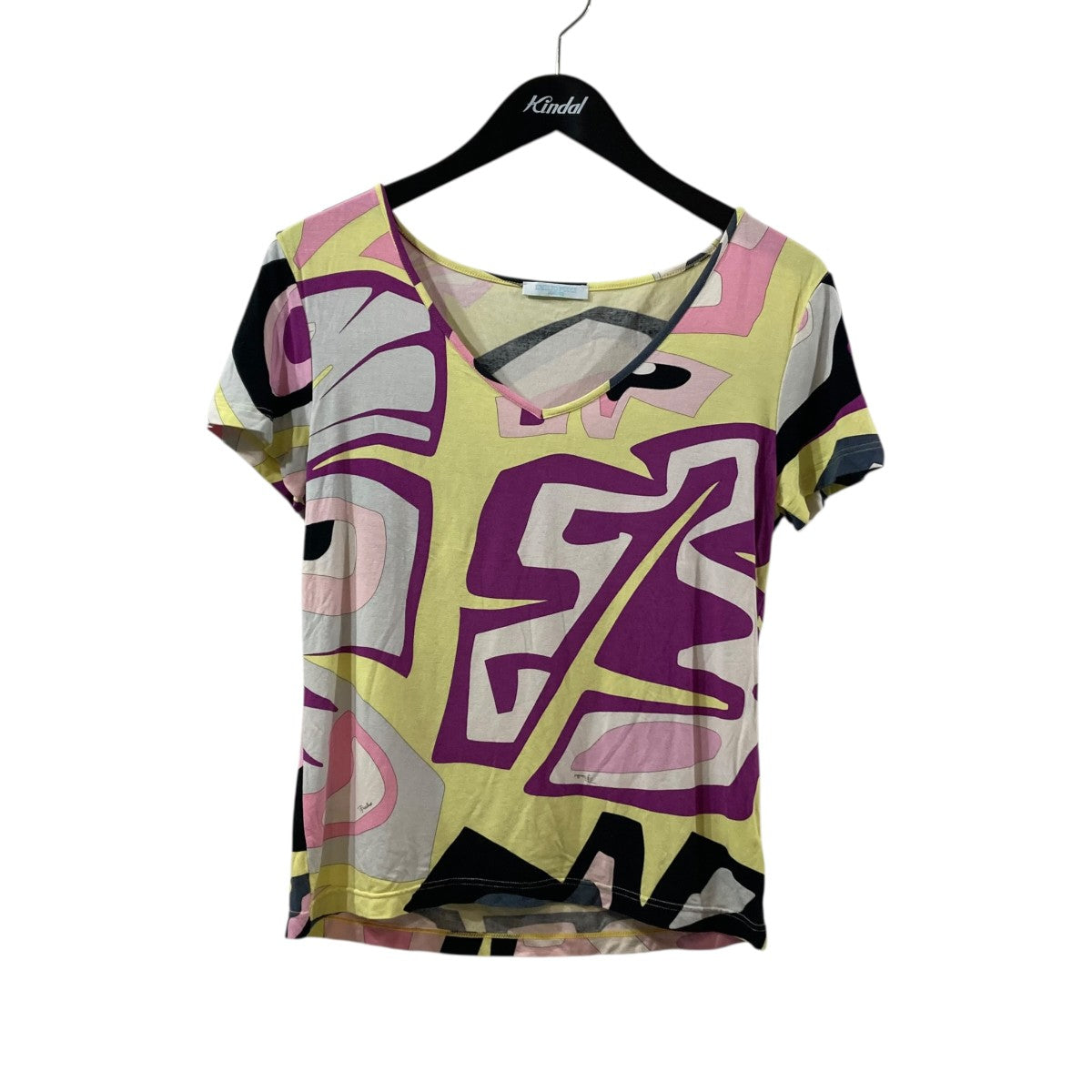 VネックTシャツ